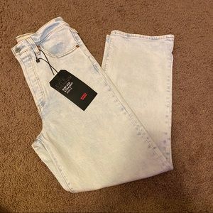 Levi's Ribcage Straight Ankle Jeans